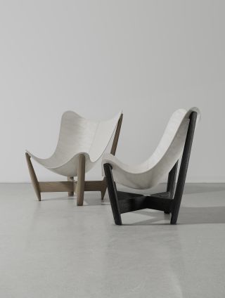 BUOM ◾District eight. BUOM přináší sofistikované pojetí klasického křesla. Jeho kožené sedadlo se volně nese na šikmých...